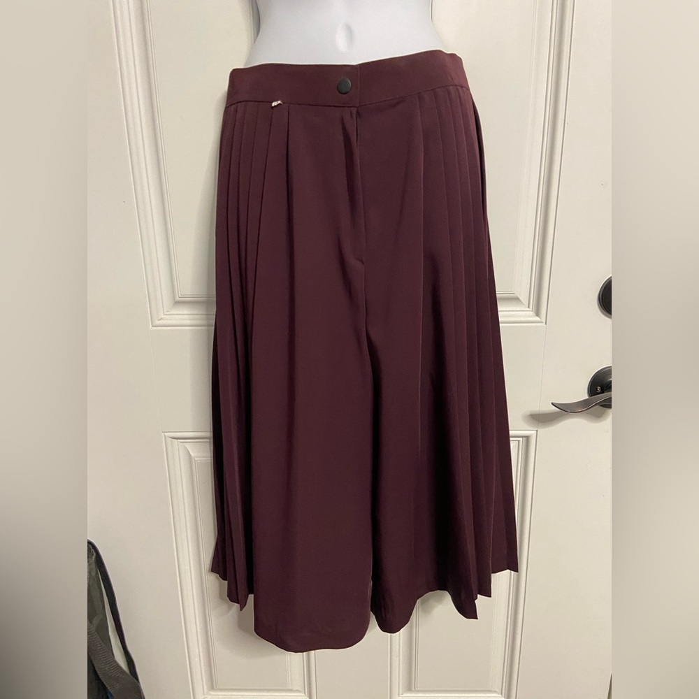 T20b- HIGH FASHION Burgundy Pleated CULOTTES Pants